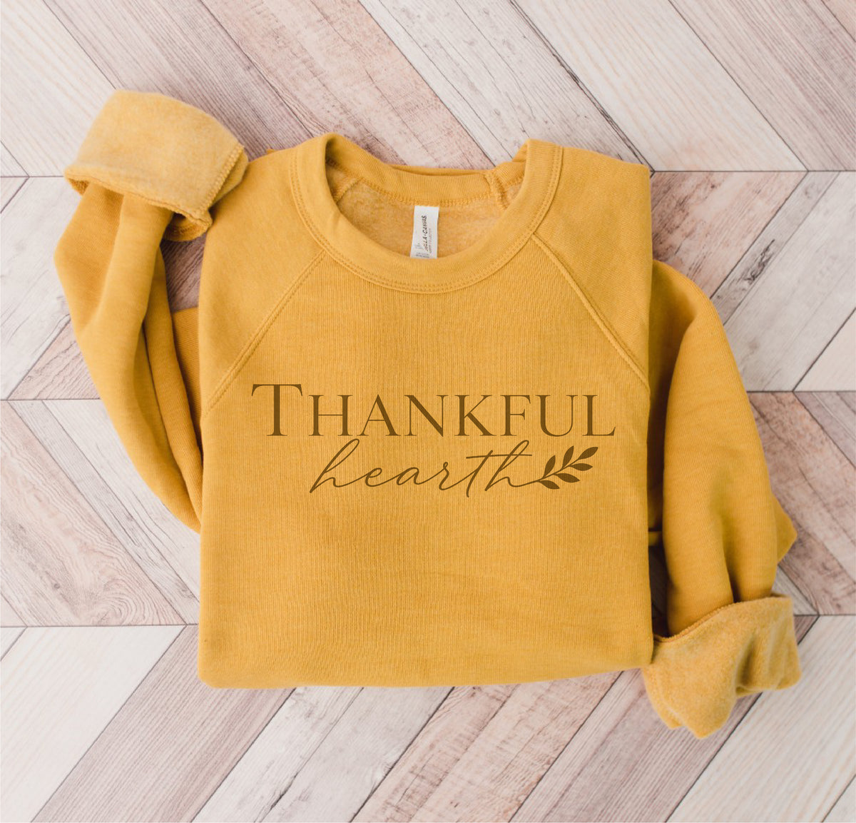 Thankful Heart Graphic Sweatshirt